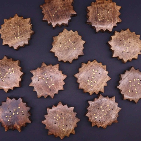 Ryby - podstawka na kadzidełka z grawerem znaku zodiaku