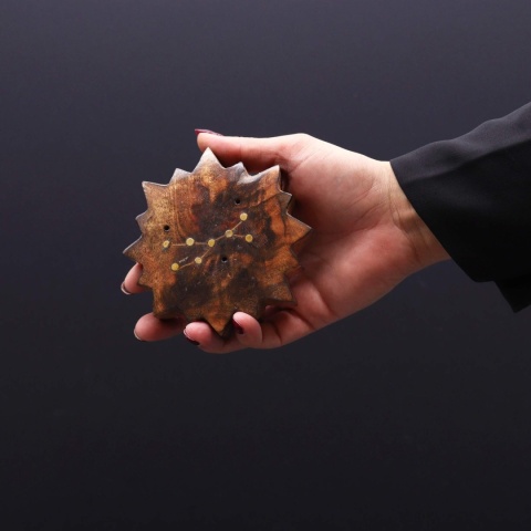 Ryby - podstawka na kadzidełka z grawerem znaku zodiaku