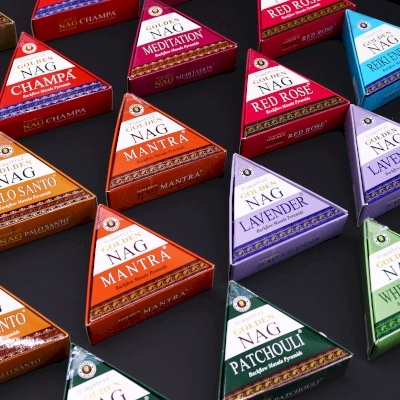 Kadzidełka Backflow Jumbo Golden Nag - Chandan