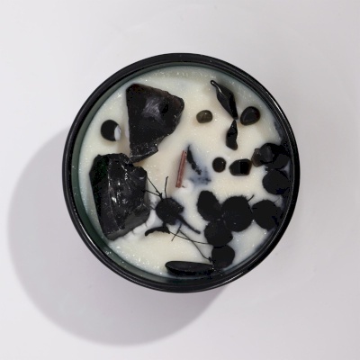 Świeca Hop Hare z Kamieniami i Kwiatami - Rycerz Mieczy