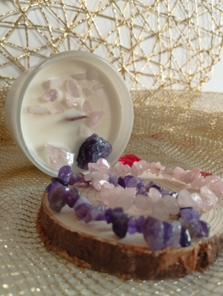 Zestaw upominkowy - świeca sojowa z kamieniami + dwie bransoletki