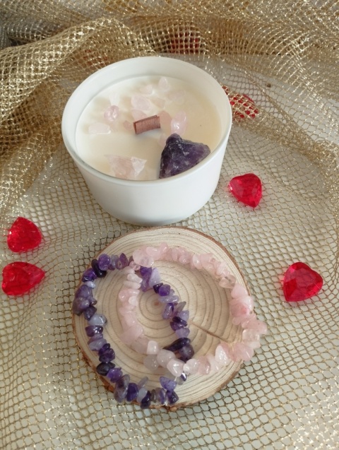 Zestaw upominkowy - świeca sojowa z kamieniami + dwie bransoletki